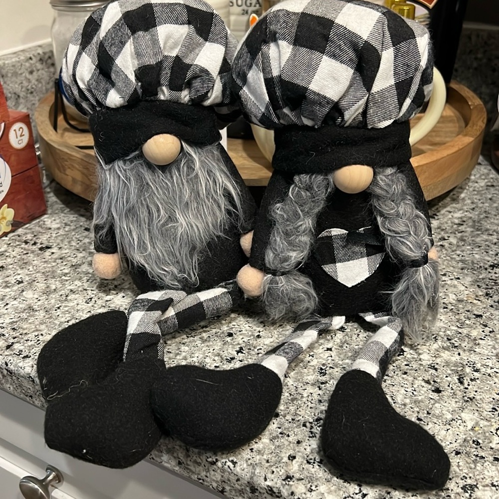 Gnomes- Buffalo check